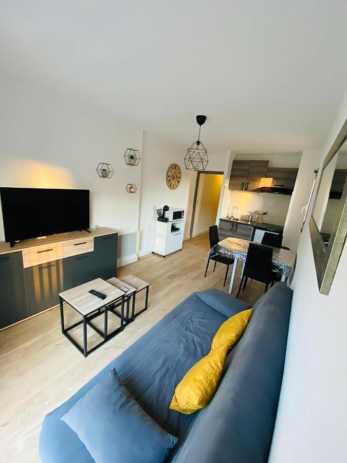 Appartement Au Port De Saint Cyprien Eksteriør billede